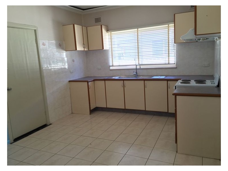 187 Hamilton Road, Fairfield NSW 2165