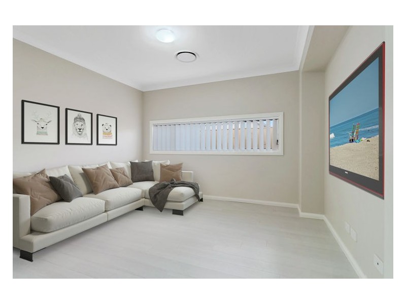 27 Horizon Circuit, Moorebank NSW 2170