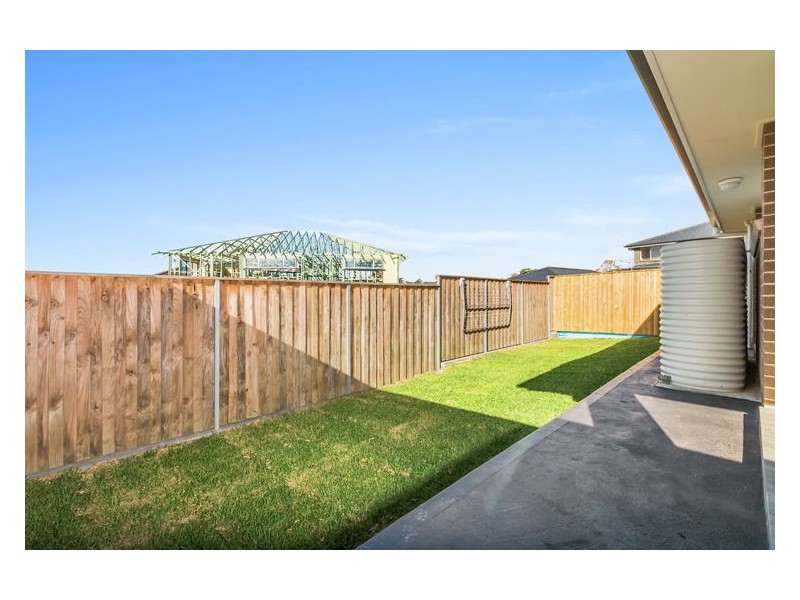 27 Horizon Circuit, Moorebank NSW 2170