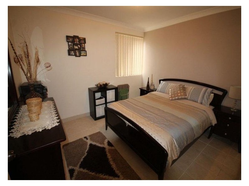 12/127 The Crescent, Fairfield NSW 2165