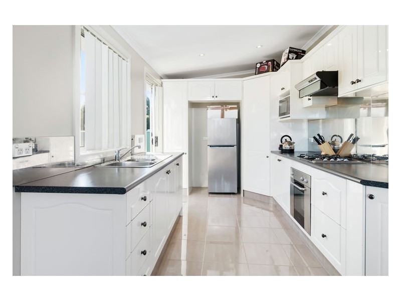 7 Bungulla Street, Sadleir NSW 2168