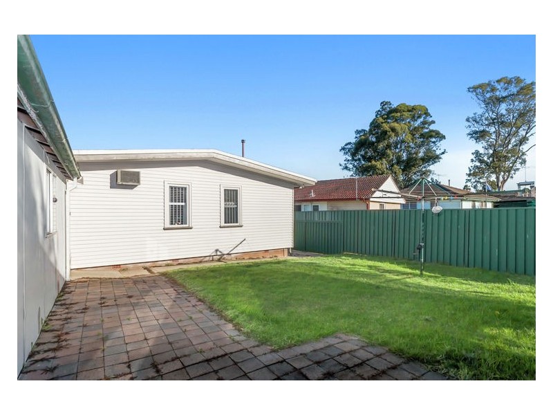 7 Bungulla Street, Sadleir NSW 2168