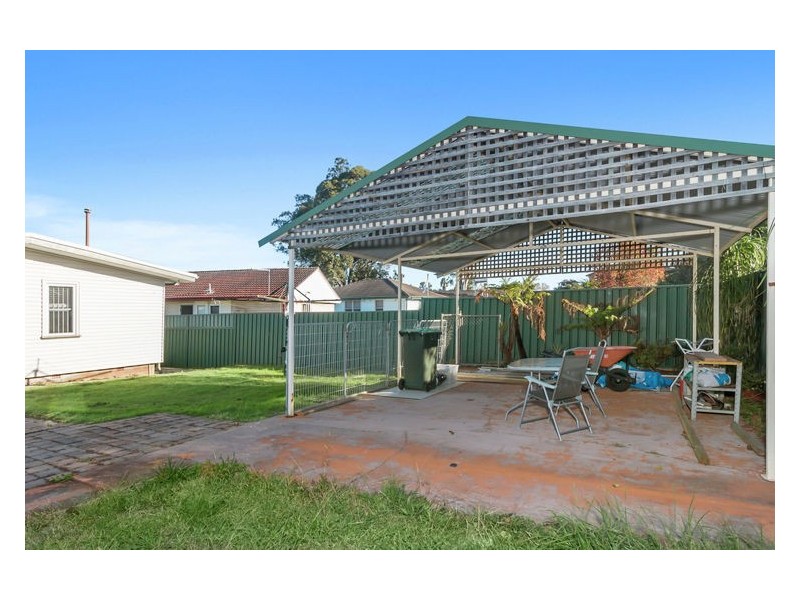 7 Bungulla Street, Sadleir NSW 2168