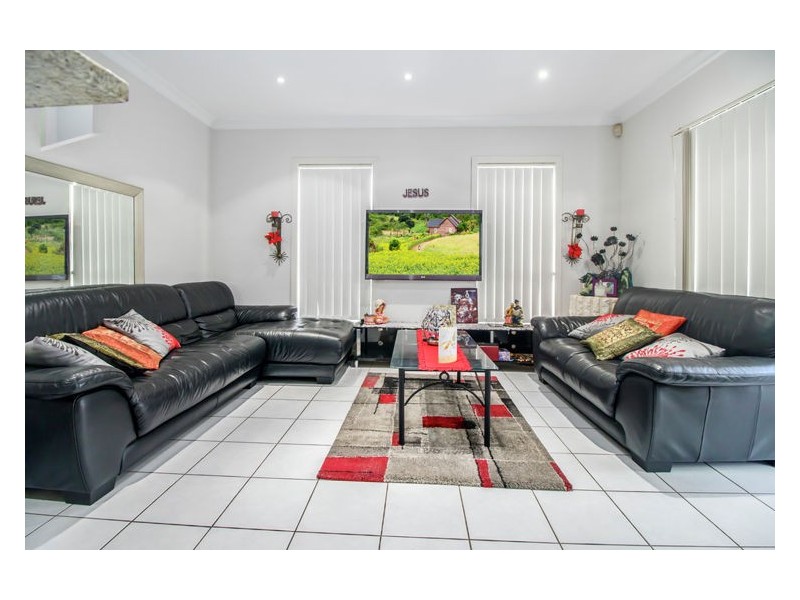 12 Quaama Close, Prestons NSW 2170