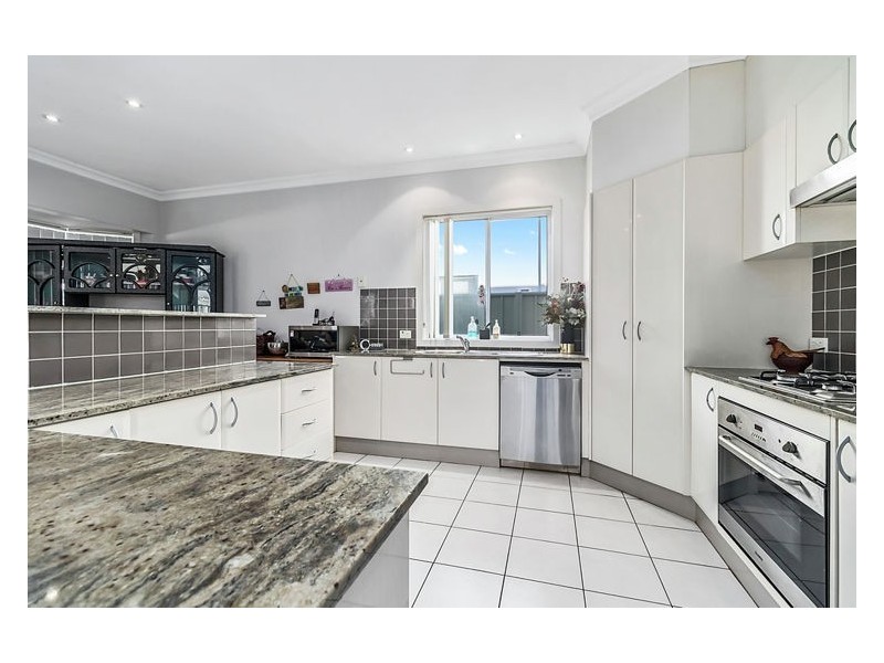 12 Quaama Close, Prestons NSW 2170