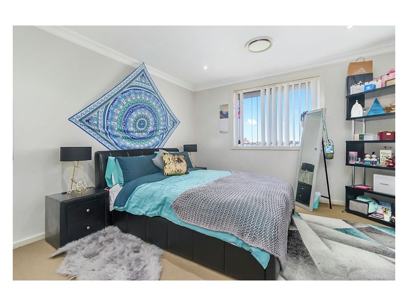 12 Quaama Close, Prestons NSW 2170