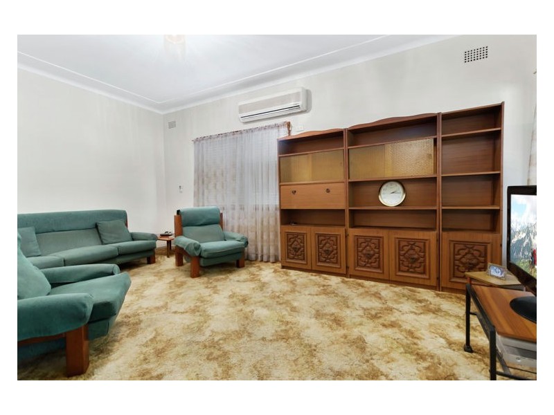 32 Garran Street, Fairfield West NSW 2165