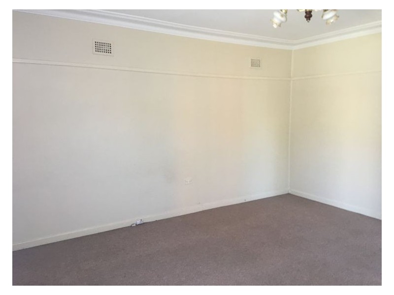 267 River Ave, Carramar NSW 2163