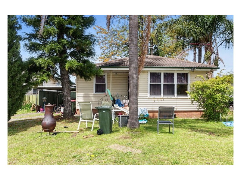 26 Crosby Crescent, Fairfield NSW 2165