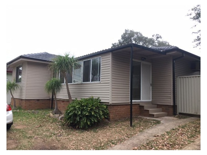 16 Dampier Crescent, Fairfield West NSW 2165