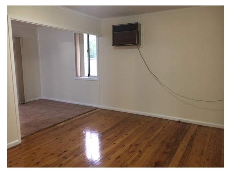 16 Dampier Crescent, Fairfield West NSW 2165