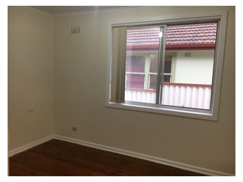 16 Dampier Crescent, Fairfield West NSW 2165
