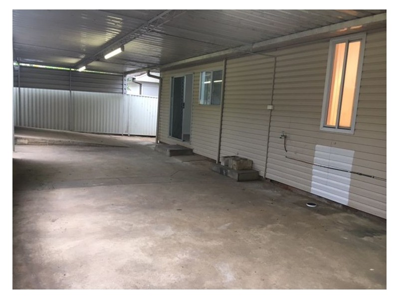 16 Dampier Crescent, Fairfield West NSW 2165