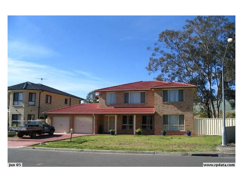32 Chrysanthemum Ave, Casula NSW 2170