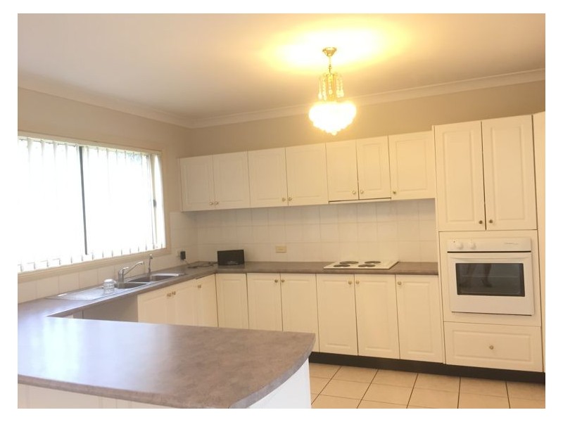 32 Chrysanthemum Ave, Casula NSW 2170