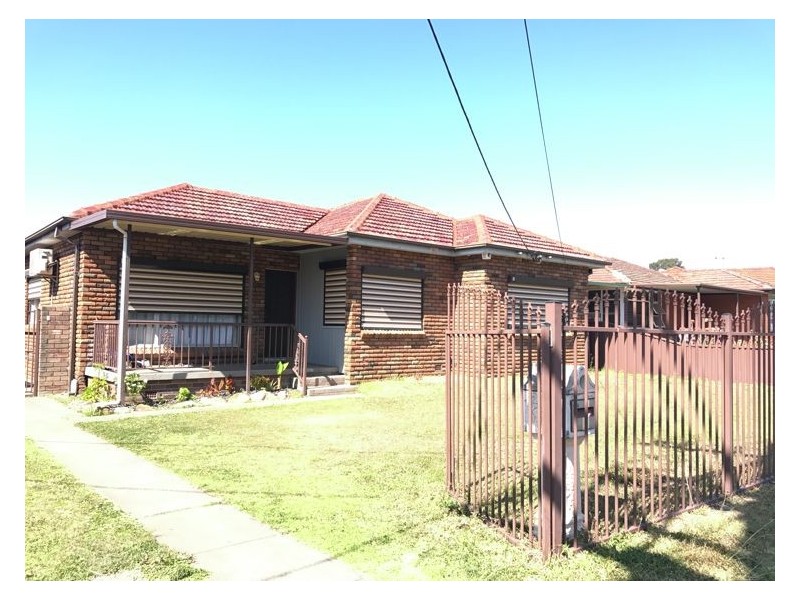 5 & 5A Rosemont Ave, Smithfield NSW 2164