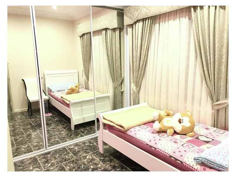 5 & 5A Rosemont Ave, Smithfield NSW 2164