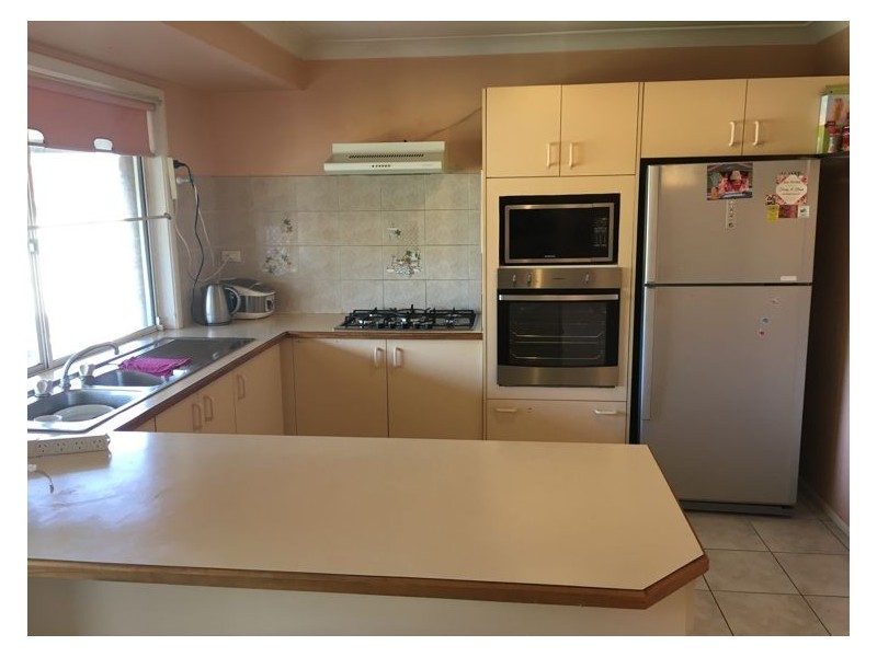 6 Natalie Crescent, Fairfield West NSW 2165