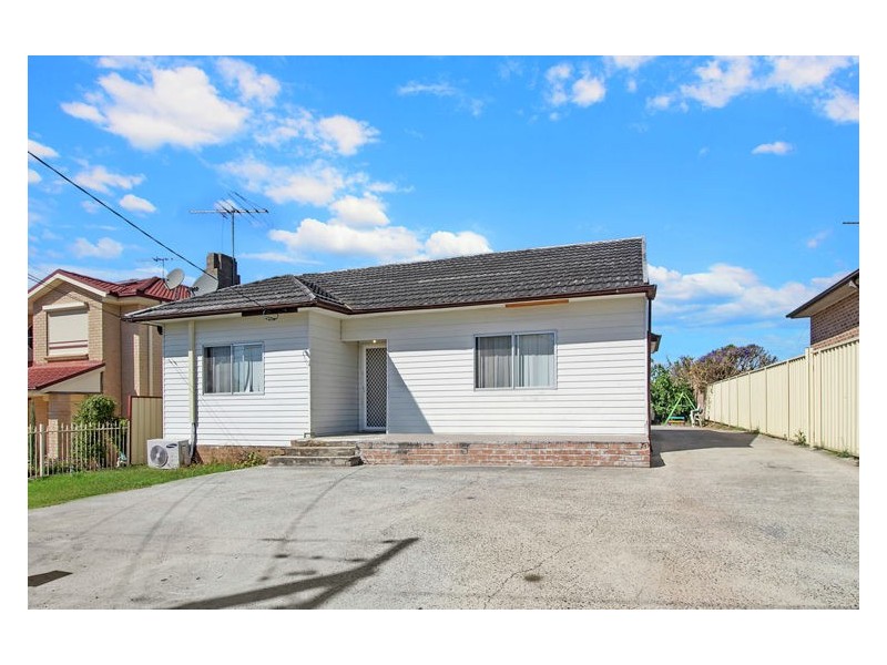 7 Wood Street, Fairfield NSW 2165