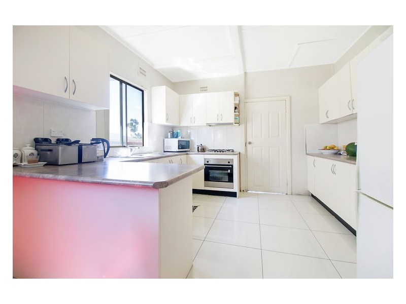 7 Wood Street, Fairfield NSW 2165