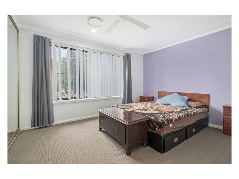 32 Hemingway Crescent, Fairfield NSW 2165