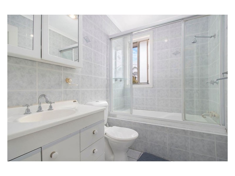 32 Hemingway Crescent, Fairfield NSW 2165