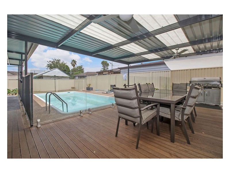 32 Hemingway Crescent, Fairfield NSW 2165