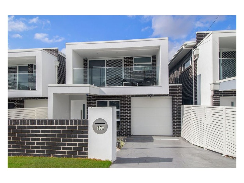 37A Ligar St, Fairfield Heights NSW 2165