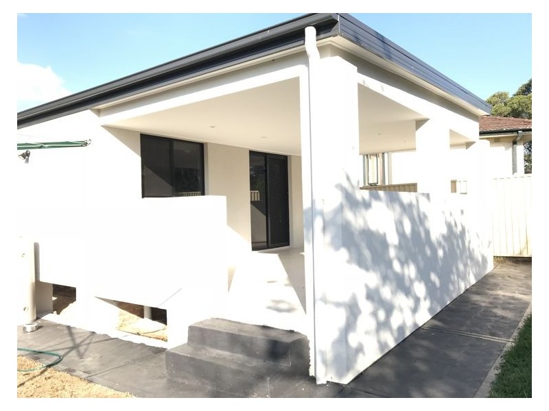 11A Damiper Cre, Fairfield NSW 2165