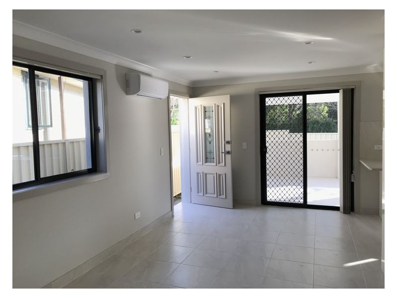 11A Damiper Cre, Fairfield NSW 2165