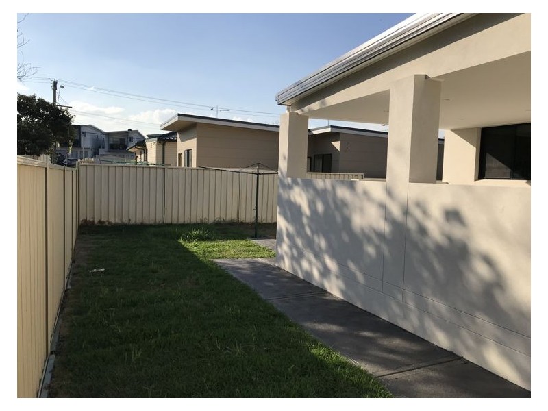 11A Damiper Cre, Fairfield NSW 2165