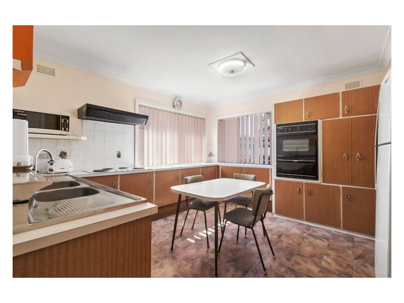 54 Macquarie St, Fairfield Heights NSW 2165