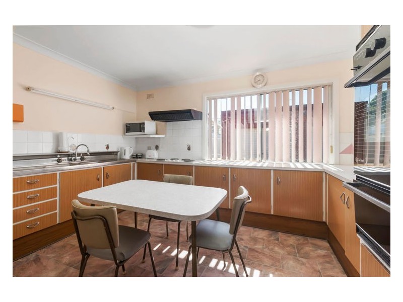 54 Macquarie St, Fairfield Heights NSW 2165