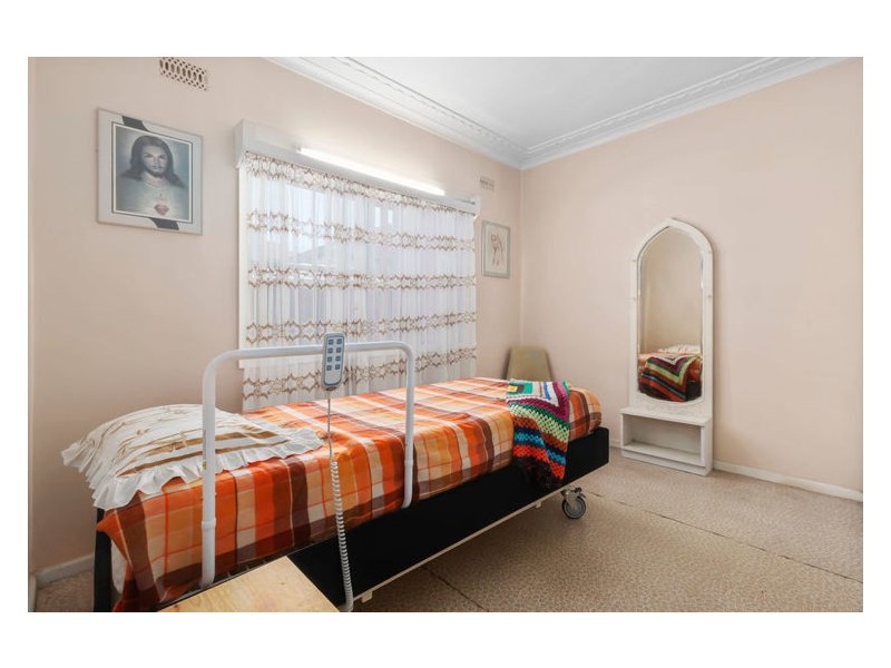 54 Macquarie St, Fairfield Heights NSW 2165