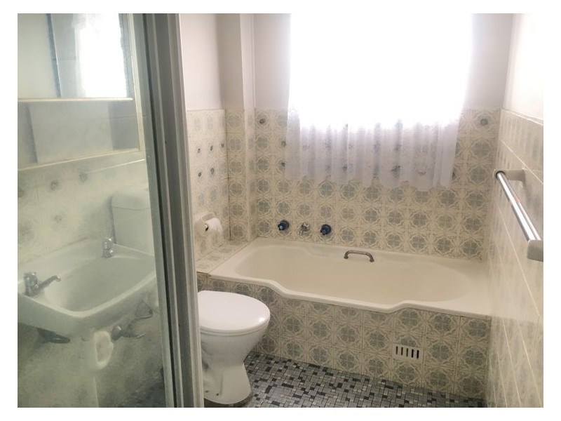 4/2 Clifford Ave, Canley Vale NSW 2166