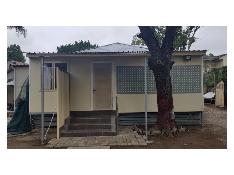 1B Lyndon St, Fairfield NSW 2165