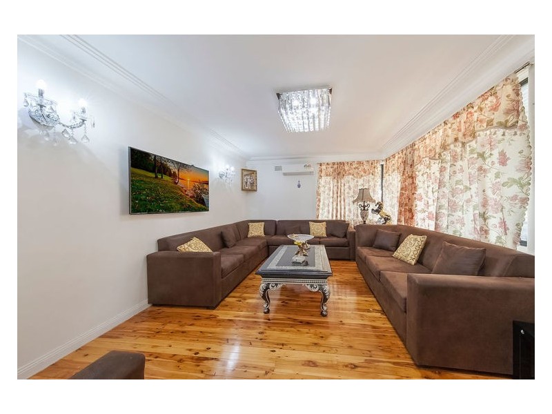 10 Rosemont Avenue, Smithfield NSW 2164