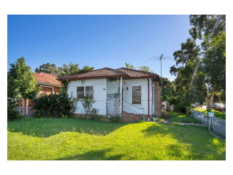 101 Mandarin St, Fairfield East NSW 2165