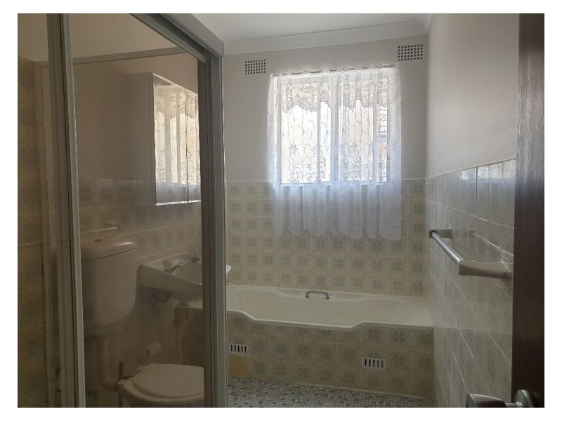 5/2 Clifford Avenue, Canley Vale NSW 2166