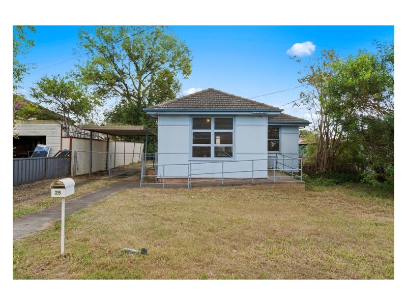 25 Neerini Avenue, Smithfield NSW 2164