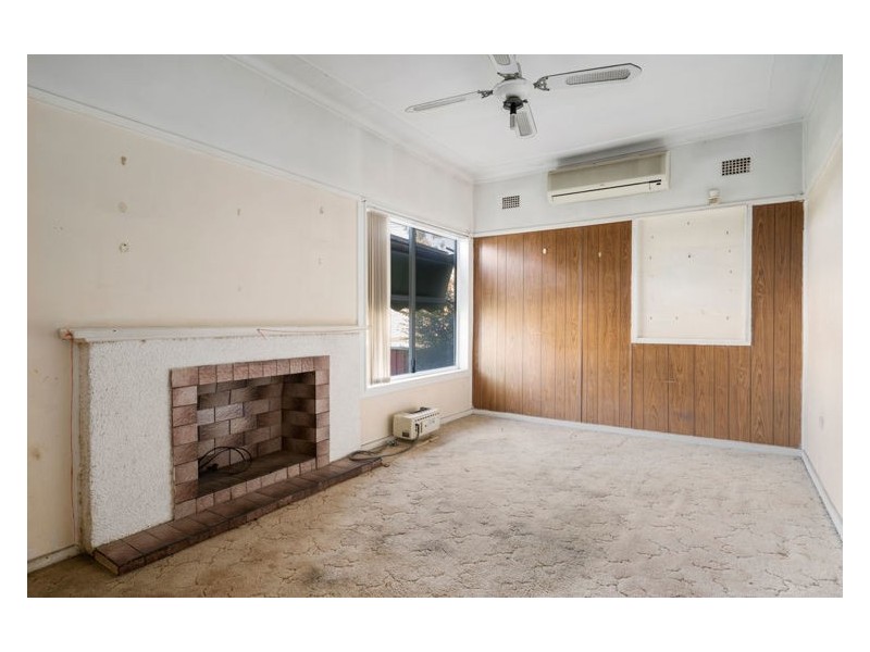 26 Macarthur St, Fairfield East NSW 2165