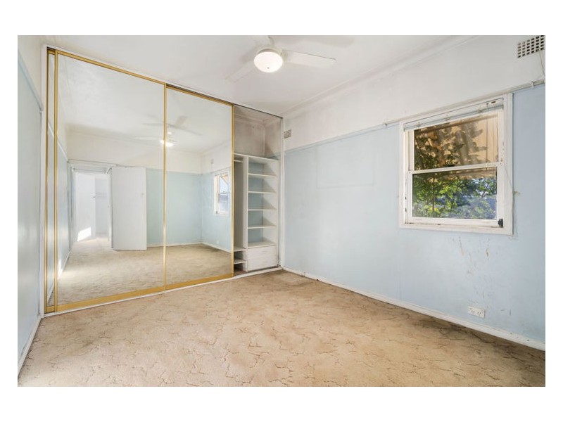 26 Macarthur St, Fairfield East NSW 2165