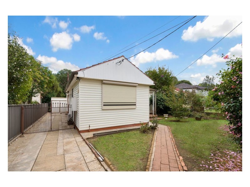 25 Bland Street, Carramar NSW 2163