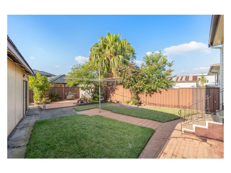 7 Lawrence Street, Fairfield NSW 2165