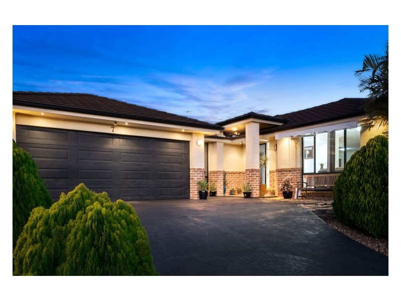 7 Omega Close, Prestons NSW 2170
