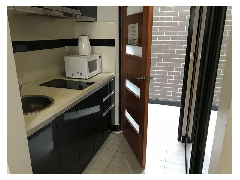 2/51 Second Avenue, Kingswood NSW 2747