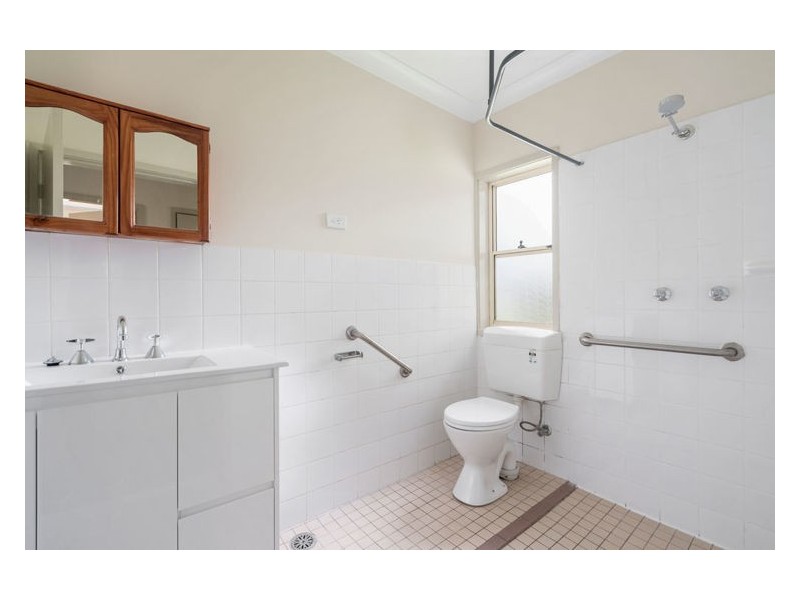 33 Abercrombie St, Cabramatta West NSW 2166