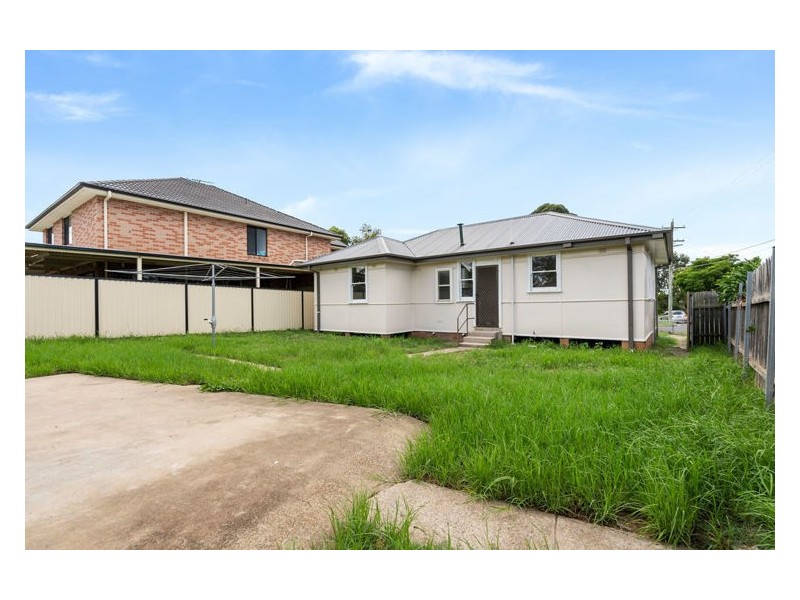 33 Abercrombie St, Cabramatta West NSW 2166