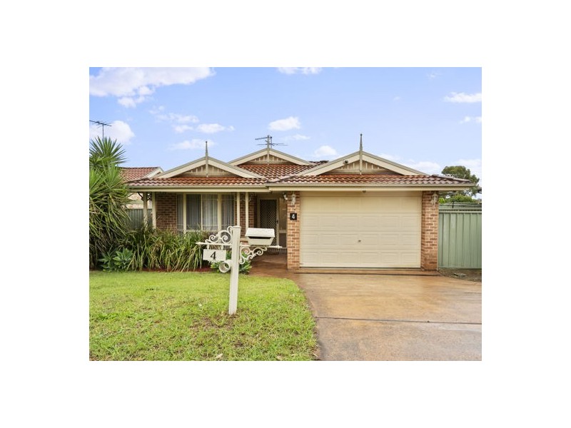 4 Adrian Street, Glenwood NSW 2768