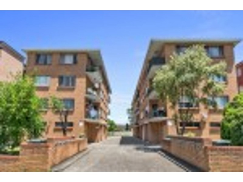 2/49-51 Station Street, Fairfield NSW 2165